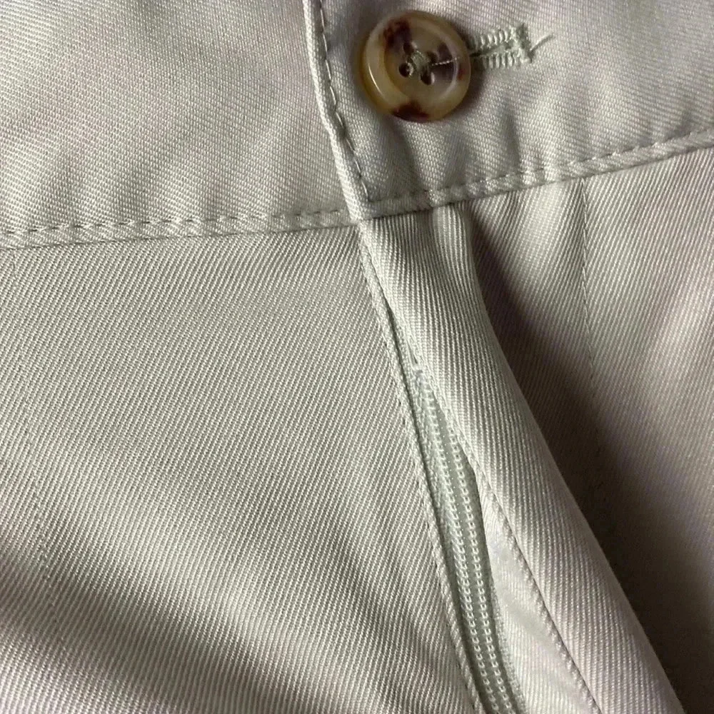 IZOD GOLF CLASSIC MENS SIZE 40 LIGHT TAN GOLF SHORT‎ GOOD CLEAN CONDITION